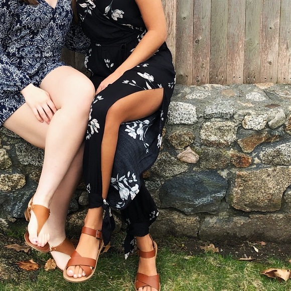 Black floral jumpsuit - Picture 3 of 3